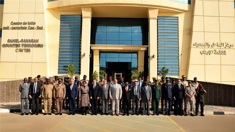 بالتعاون مع الوكالة المصرية للشراكة من أجل التنمية مركز الساحل والصحراء لمكافحة الإرهاب ينظم دورة التخطيط الإستراتيجي لمكافحـــة الارهاب لعدد من قادة وضباط الدول الأفريقية