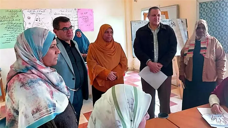 تكريم خمسة من معلمي محو الأمية في الدورة التدريبية لتعليم الكبار بالسويس