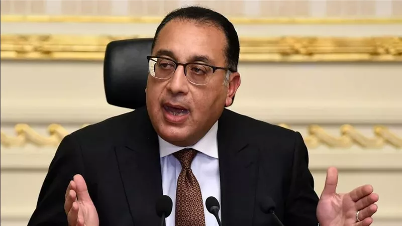 رئيس الوزراء يصل محافظة بورسعيد لبدء جولة تفقدية بعددٍ من المشروعات الصناعية والتنموية والخدمية