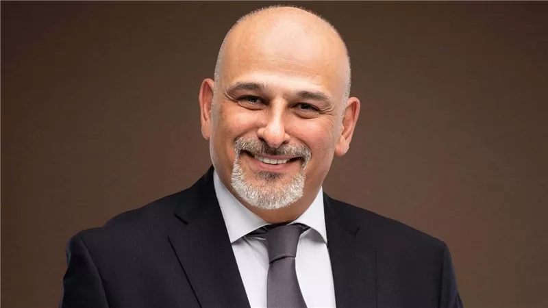بعد إعلان نيته الترشح لرئاسة سوريا.. ما علاقة جمال سليمان بالسياسة؟