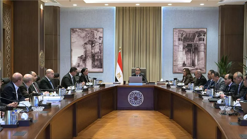 رئيس الوزراء يتابع الموقف التنفيذي للمبادرة الرئاسية 