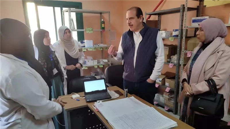نائب وزير الصحة يتفقد عددا من المنشآت الصحية بمحافظات الفيوم