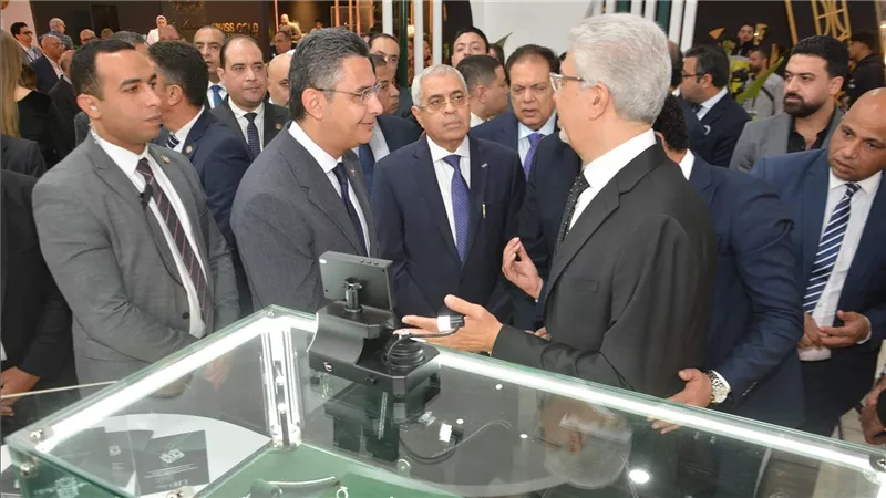  وزير التموين والتجارة الداخلية يفتتح معرض “نبيو” للذهب والمجوهرات