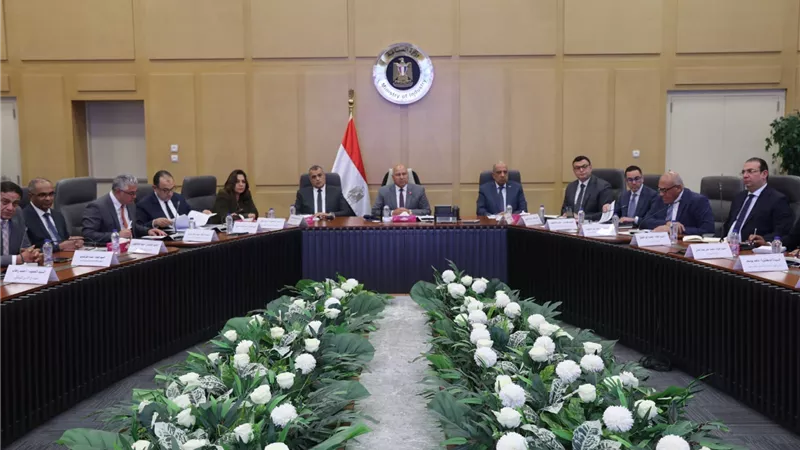 وزير الصناعة والنقل يترأس الاجتماع الثالث عشر للمجموعة الوزارية للتنمية الصناعية