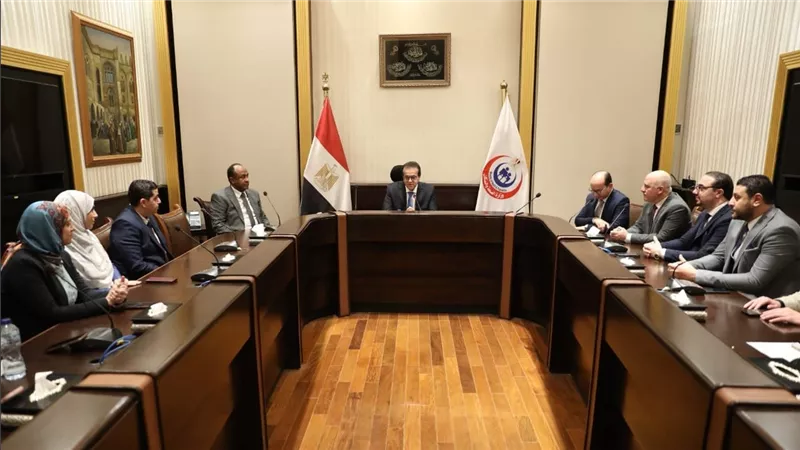 وزير الصحة يكرم الفريق الطبي بمستشفى القناطر الخيرية العام بعد حصوله على اعتماد الهيئة العامة للاعتماد والرقابة الصحية