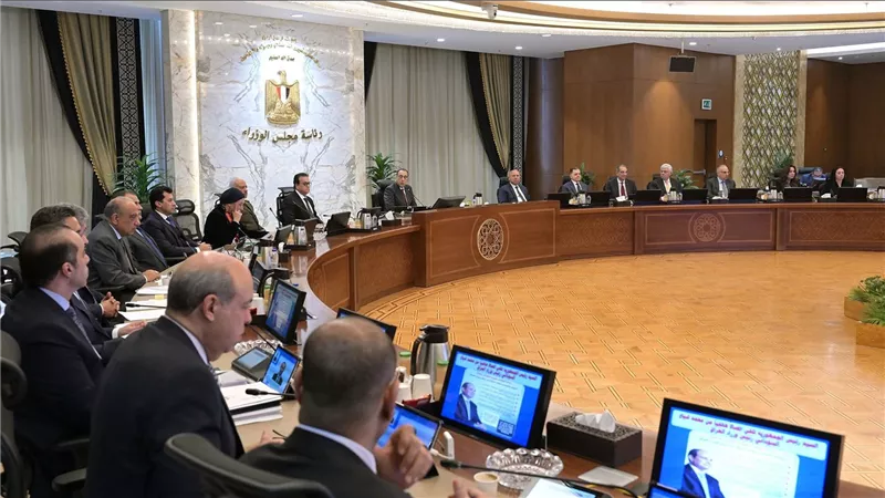الحكومة توافق على 8 قرارات جديدة 