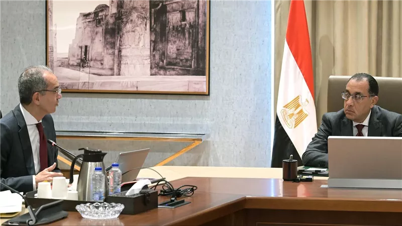 رئيس الوزراء يتابع مع وزير الاتصالات مستجدات العمل في عدد من الملفات