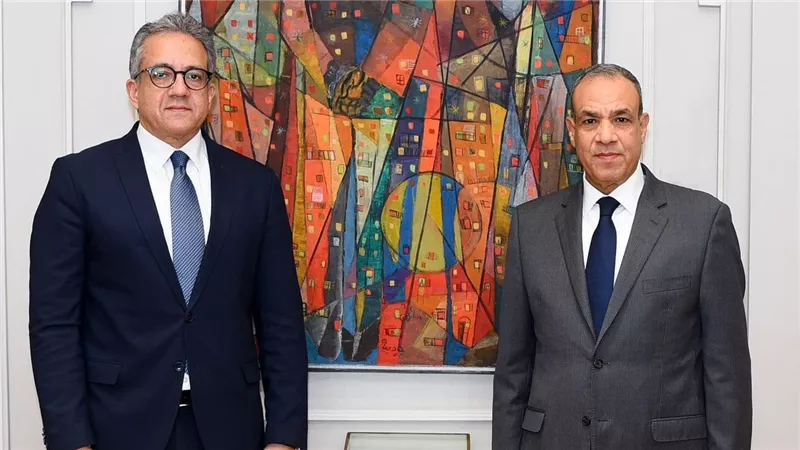 وزير الخارجية والهجرة يستقبل المرشح المصري لمنصب مدير عام منظمة اليونسكو