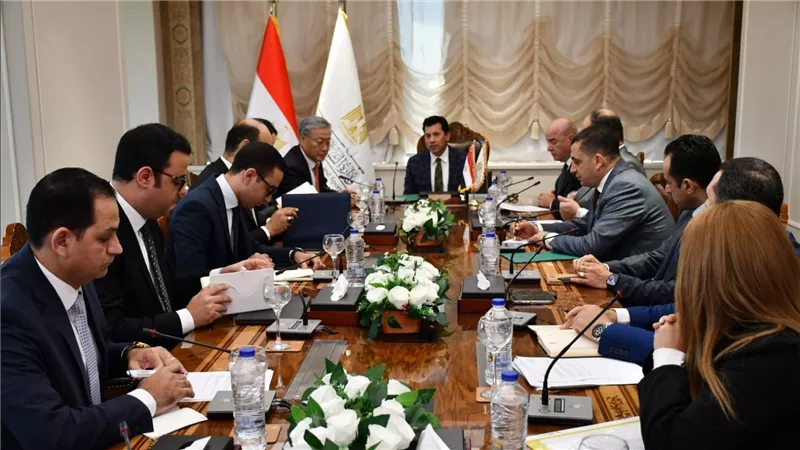 وزير الشباب والرياضة يبحث التعاون الثنائي مع سفير كوريا الجنوبية أوجه التعاون 