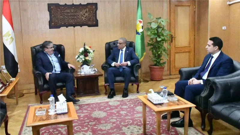 محافظ الفيوم يستقبل سفير البوسنة والهرسك بالقاهرة لبحث سبل التعاون المشترك