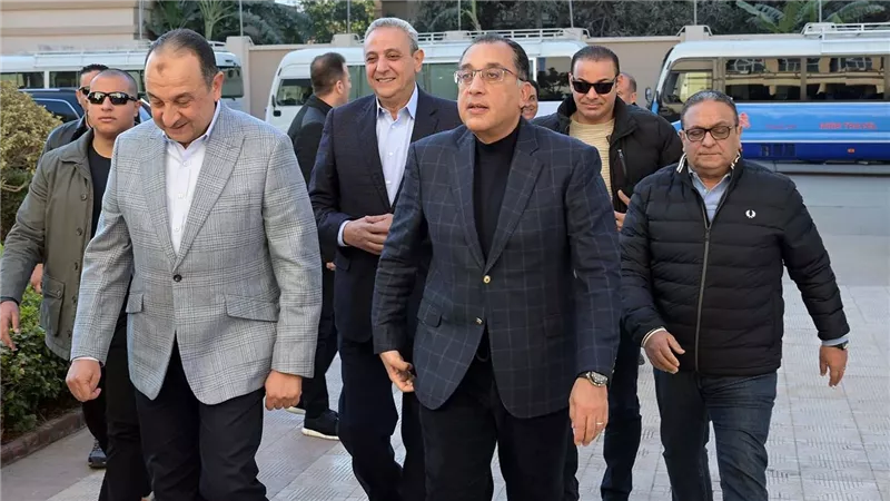 رئيس الوزراء يتفقد شركة مصر للغزل والنسيج ومنطقة المصانع القديمة بمدينة 