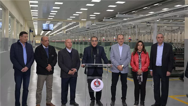 رئيس الوزراء: الانتهاء من المرحلة الاولي من المشروع القومي لتطوير صناعة الغزل والنسيج