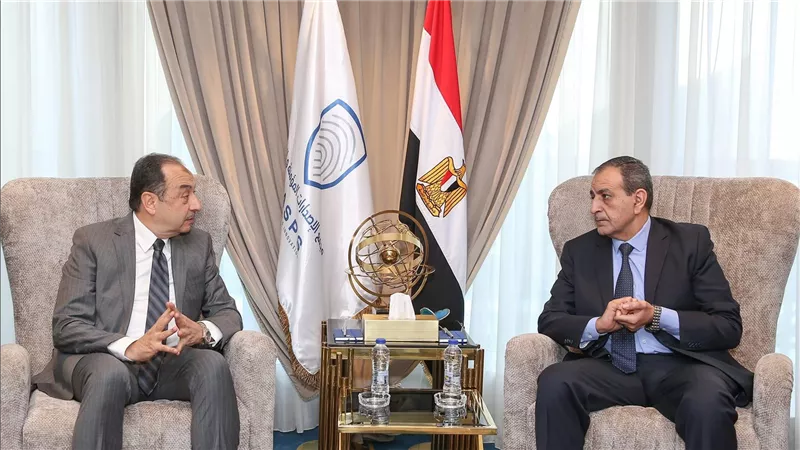 وزير قطاع الأعمال العام يزور مجمع الإصدارات المؤمنة والذكية ويلتقي رئيسه التنفيذي لبحث تعزيز التعاون المشترك
