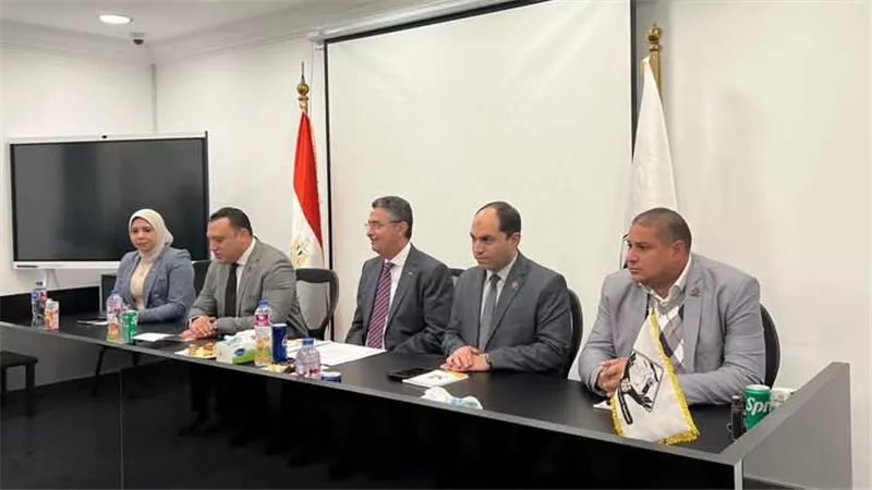  وزير التموين يلتقي تنسيقية شباب الأحزاب والسياسيين لتعزيز التواصل ورفع الوعي حول برامج الوزارة