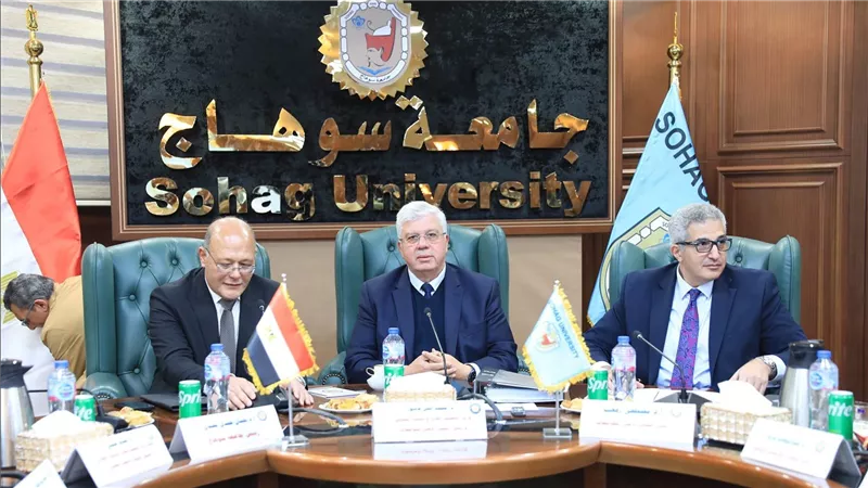 وزير التعليم العالي يترأس اجتماع المجلس الأعلى للجامعات بجامعة سوهاج
