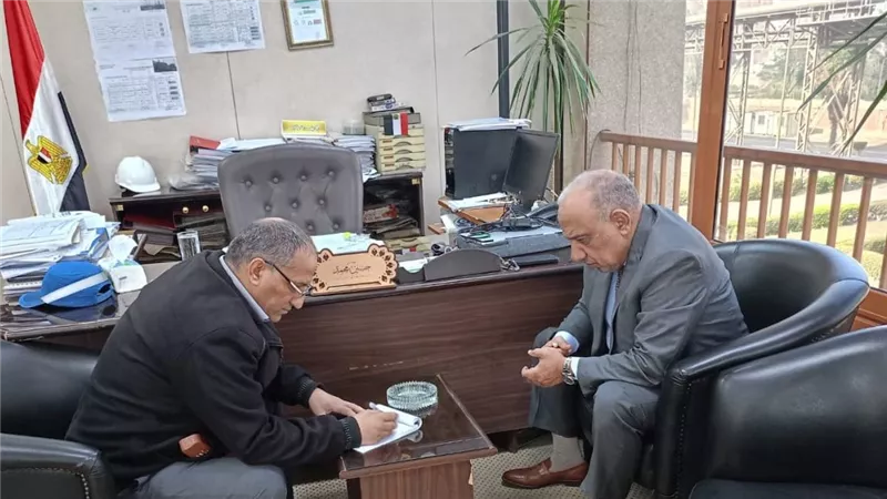 فى زيارة مفاجئة …وزير الكهرباء يتفقد محطة شمال القاهرة 