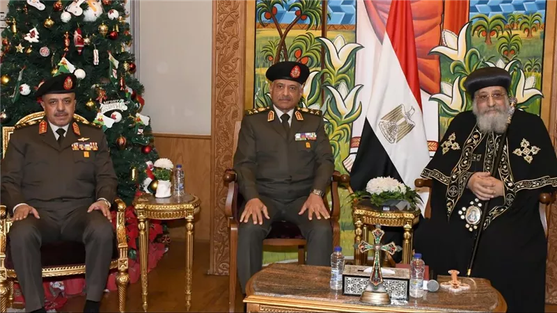 الفريق أول عبد المجيد صقر القائد العام للقوات المسلحة وزير الدفاع والإنتاج الحربى يهنئ البابا تواضروس الثانى بمناسبة عيد الميلاد المجيد