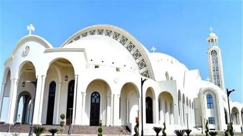 أجراس كاتدرائية ميلاد المسيح بالعاصمة الإدارية تدق السابعة مساء