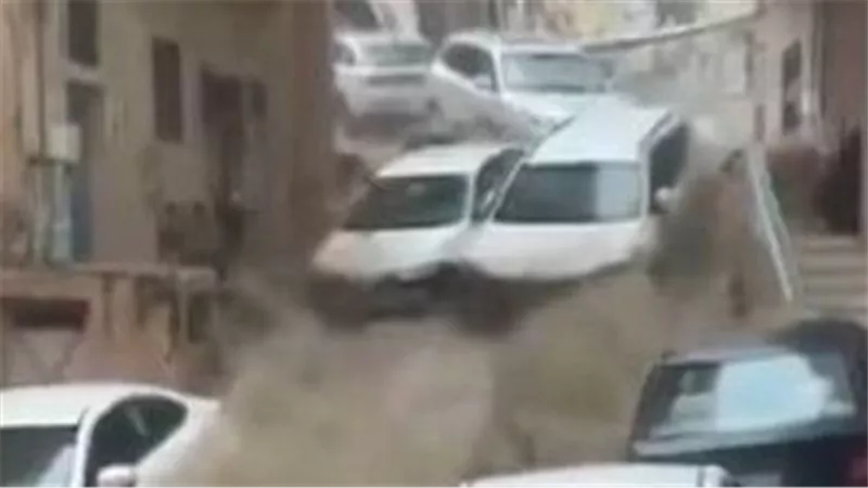 هيئة الأرصاد الجوية: انتهاء سيول مكة خلال ساعات وقد تتكرر مجددا
