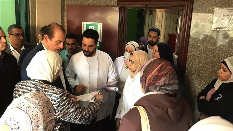 نائب وزير الصحة يتفقد مستشفيات الجيزة ويوجه بتعزيز الانضباط الإداري وتحسين جودة الخدمات الصحية