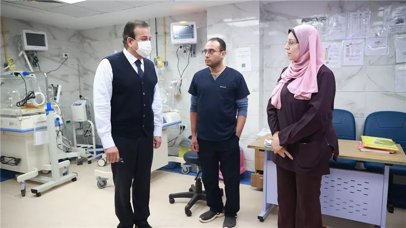 وزير الصحة يتفقد مستشفى شبرامنت المركزي ويوجه بسرعة نقل مريض للرعاية المركزة