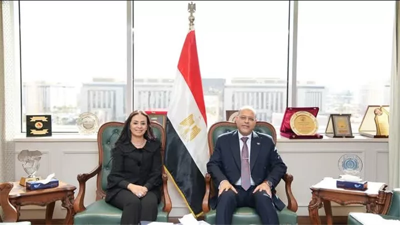 وزيرا العمل والتضامن يترأسان إجتماع  اللجنة التشريعية المُختصة بإعداد 