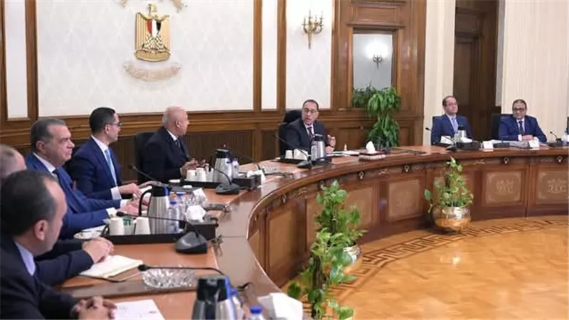 رئيس الوزراء يتابع الموقف التنفيذي للإفراج الجمركي عن البضائع وتطبيق منظومة التسجيل المسبق للشحنات