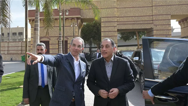 رئيس الوزراء يتفقد مركز إبداع مصر الرقمية 