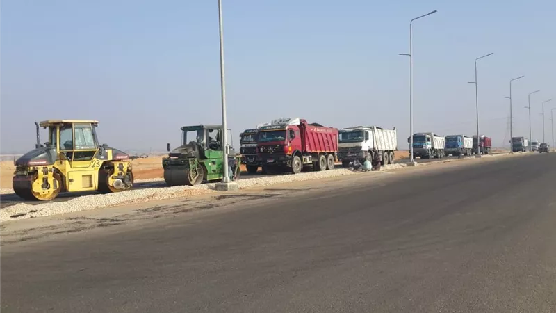 وزير الإسكان يُعلن استكمال المحور الرئيسي بمدينة سفنكس الجديدة الرابط بين عدة طرق ومحاور رئيسية