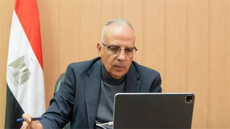 سويلم يتابع حالة الرى بالمحافظات