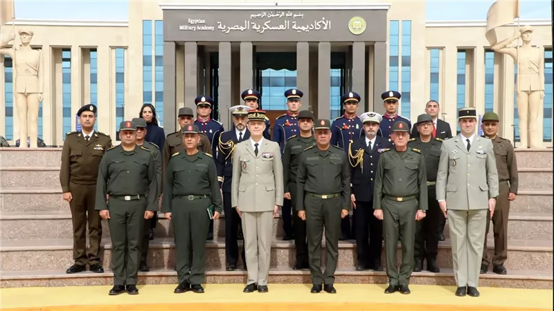 الأكاديمية العسكرية المصرية تستقبل مسئول التعاون الدولى للقوات البرية الفرنسية