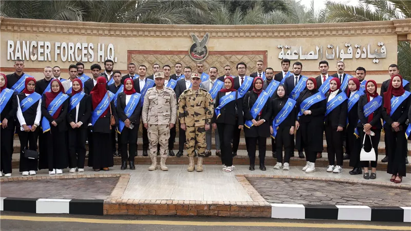 القوات المسلحة تنظم زيارة لوفد من الإعلاميين وطلبة الجامعات لقيادة قوات الصاعقة