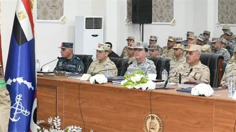 الفريق أحمد خليفة يشهد تنفيذ المرحلة الرئيسية لمشروع مراكز القيادة التعبوى لأحد تشكيلات القوات الجوية وقوات الدفاع الجوى