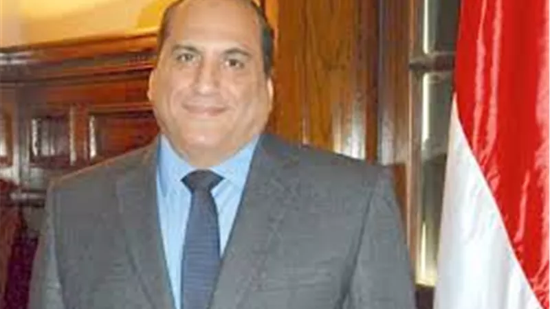  الدكتور حسن الفولي : الهيئة تيسر على المنتفعين بسرعة تسليم عقود الأراضى