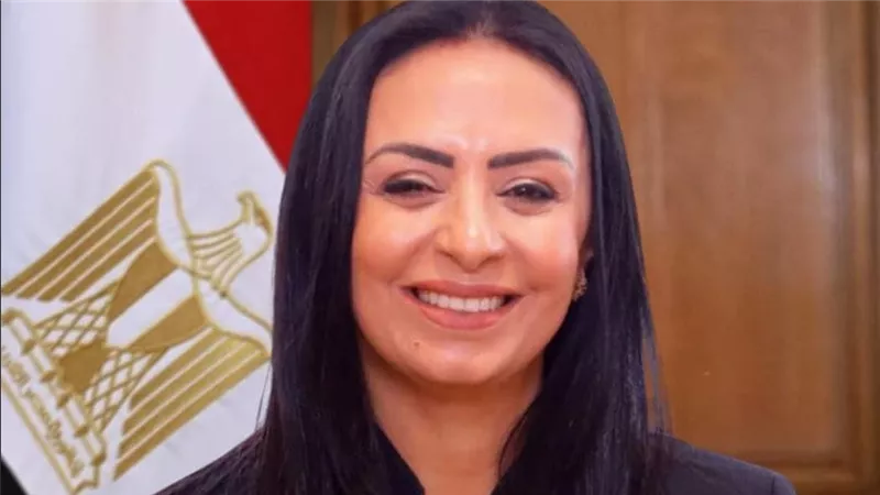 وزيرة التضامن توجه بصرف مساعدات لأسر ضحايا حادث الطريق الأوسطى