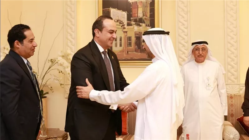 رئيس هيئة الرعاية الصحية يلتقى المدير العام لهيئة صحة دبي لتعزيز التعاون المشترك في قطاع الرعاية الصحية