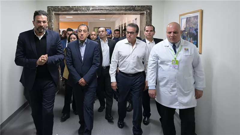 رئيس الوزراء يتفقد مستشفى 