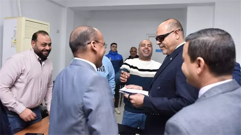 وزير العمل وسط العاملين المُرشحين للعمل في موسم حج 2025