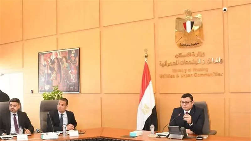 وزير الإسكان يتابع الموقف التنفيذي لمشروع منطقة الأعمال المركزية بالعاصمة الإدارية الجديدة