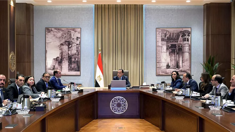 رئيس الوزراء يناقش التصورات المقترحة لحزمة الحماية الاجتماعية التي كلف بها الرئيس