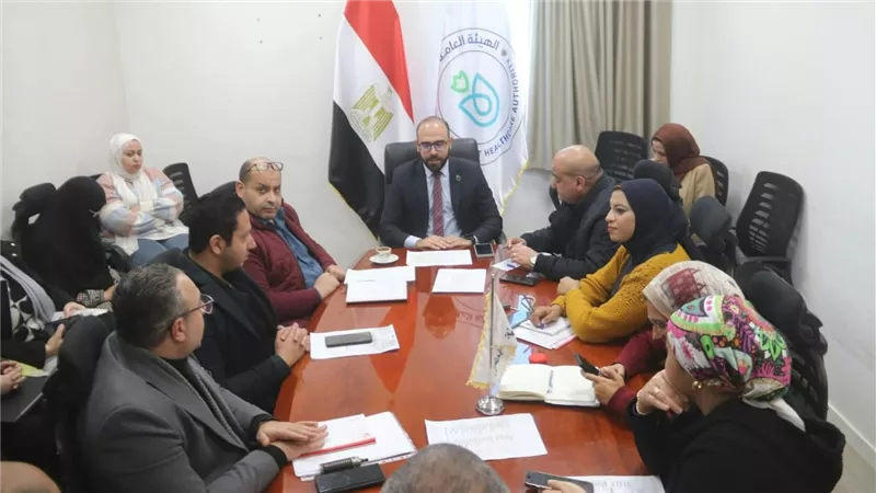الرعاية الصحية بالسويس تشهد الاجتماع اليومي لمتابعة المنشآت الصحية