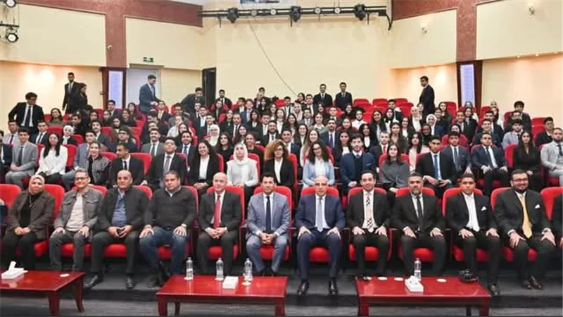 وزير الشباب والرياضة ووزير الموارد المائية والري يلتقيان الشباب في حوار مفتوح حول قضايا التنمية المستدامة