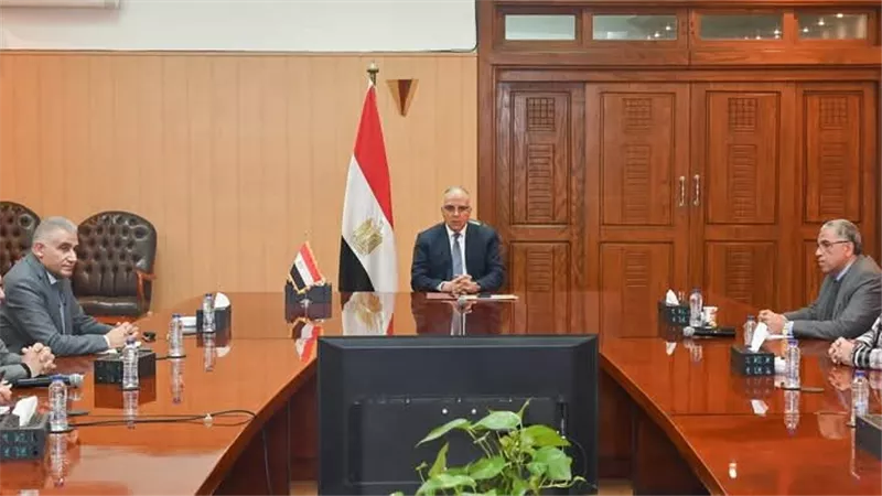  سويلم يتابع موقف تراخيص آبار المياه الجوفية 