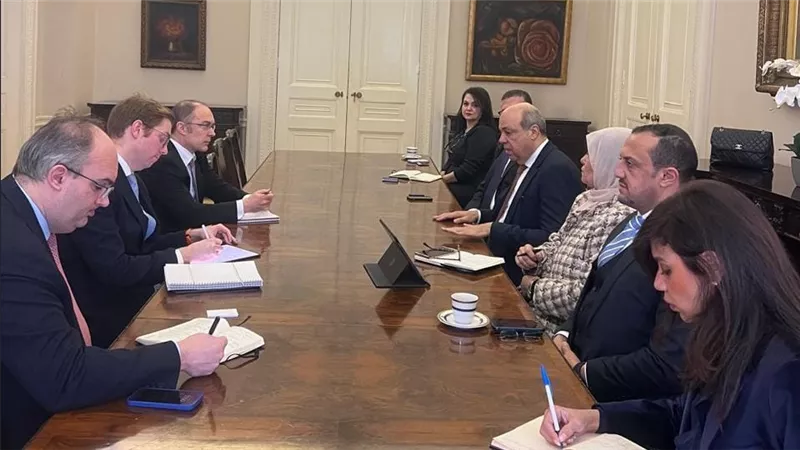وزير الطيران يلتقي بكبار مسؤولي المؤسسات المالية الدولية الكبرى لتعزيز الاستثمارات في قطاع الطيران المدني المصري