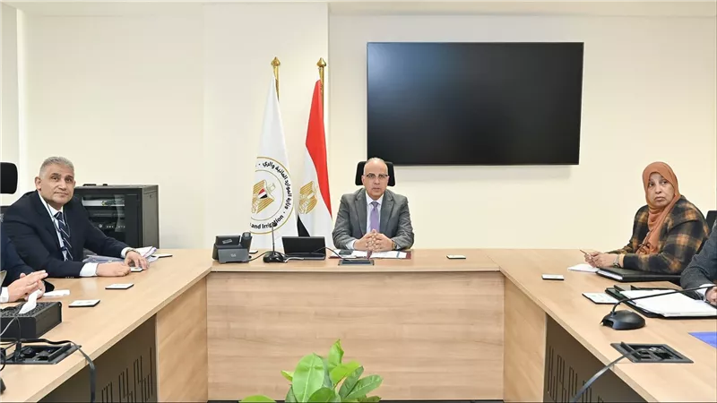سويلم يتابع موقف إزالة التعديات على مجرى نهر النيل 