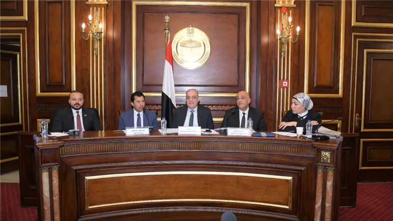 رئيس مشروعات النواب: المصريون صفا واحدا فى الظروف الصعبة والتاريخ شاهد