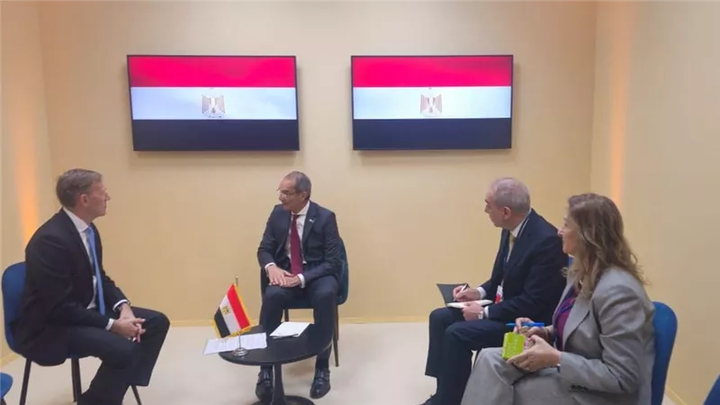 وزير الاتصالات يلتقى مع الرئيس الدولى لشركة إيرباص Airbus العالمية لجذب استثمارات الشركة 