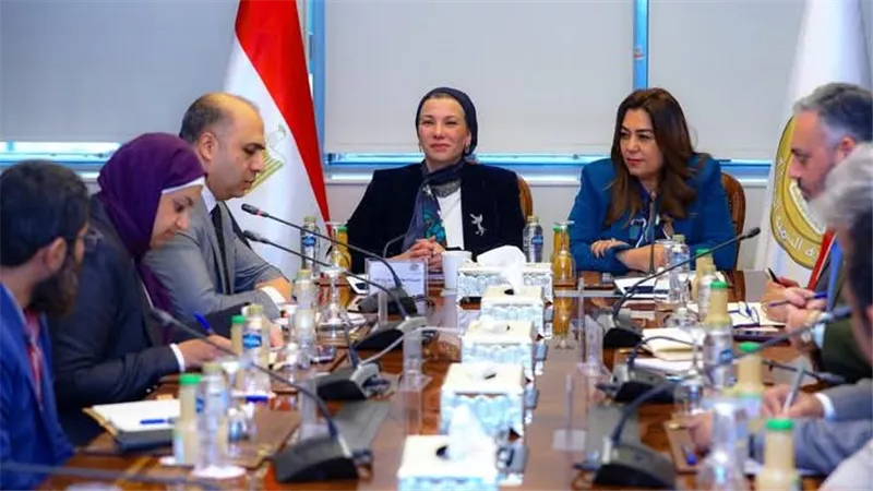 وزيرتا البيئة والتنمية المحلية تناقشان الجهود الحالية والمستقبلية لتطوير المجازر 