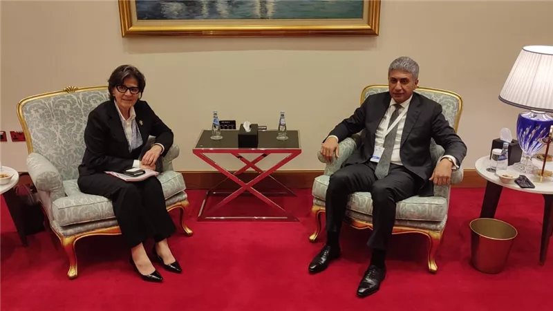 وزير السياحة يلتقي بنظيرته الأردنية لبحث أطر تعزيز التعاون المشترك في مجال السياحة والآثار