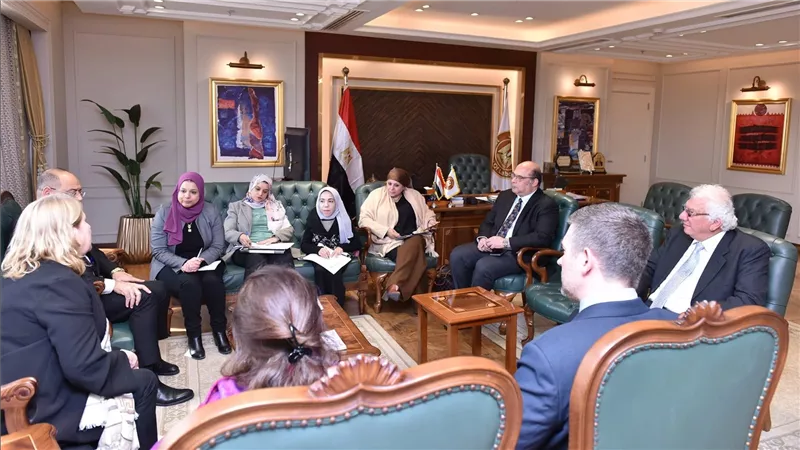 وزير العمل يلتقي وفدًا من الغرفة الألمانية العربية للصناعة والتجارة بالقاهرة